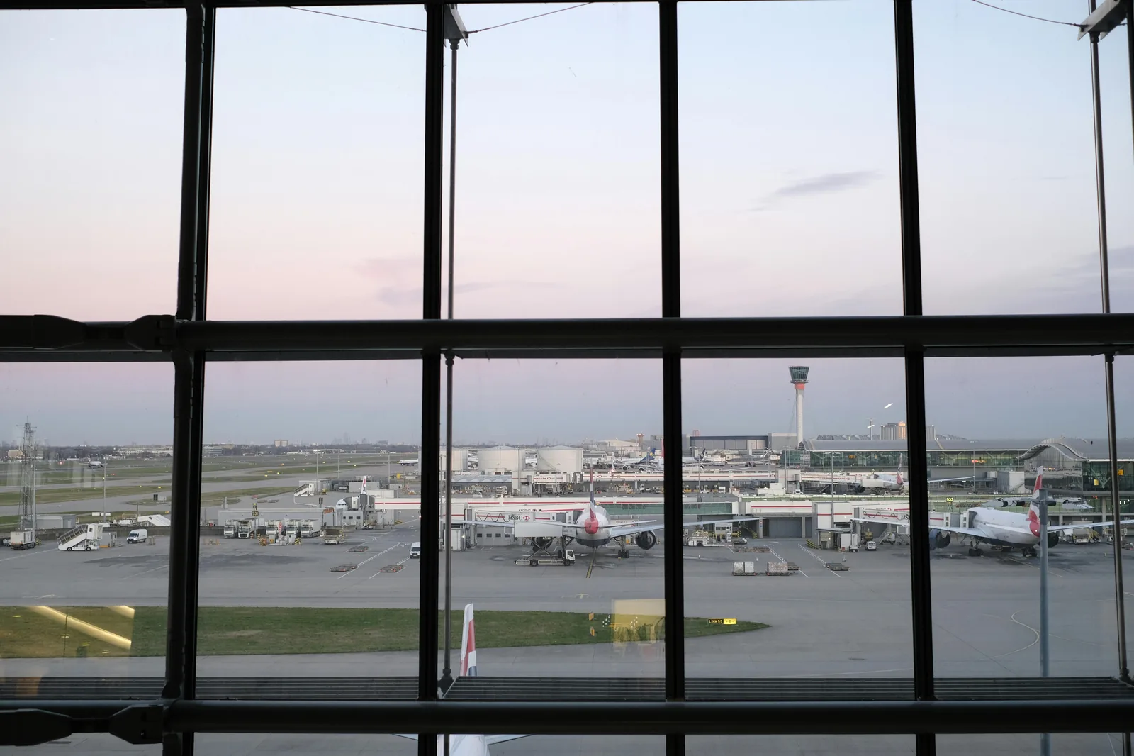 Aéroport de Majorque (PMI) en 2026 : transferts, parkings et services, le guide complet