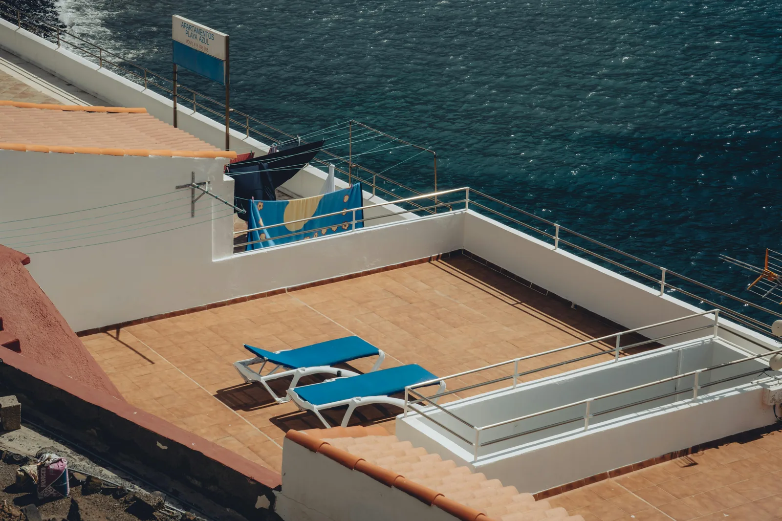 Location Airbnb type appartement avec terrasse et vue mer à Majorque.
