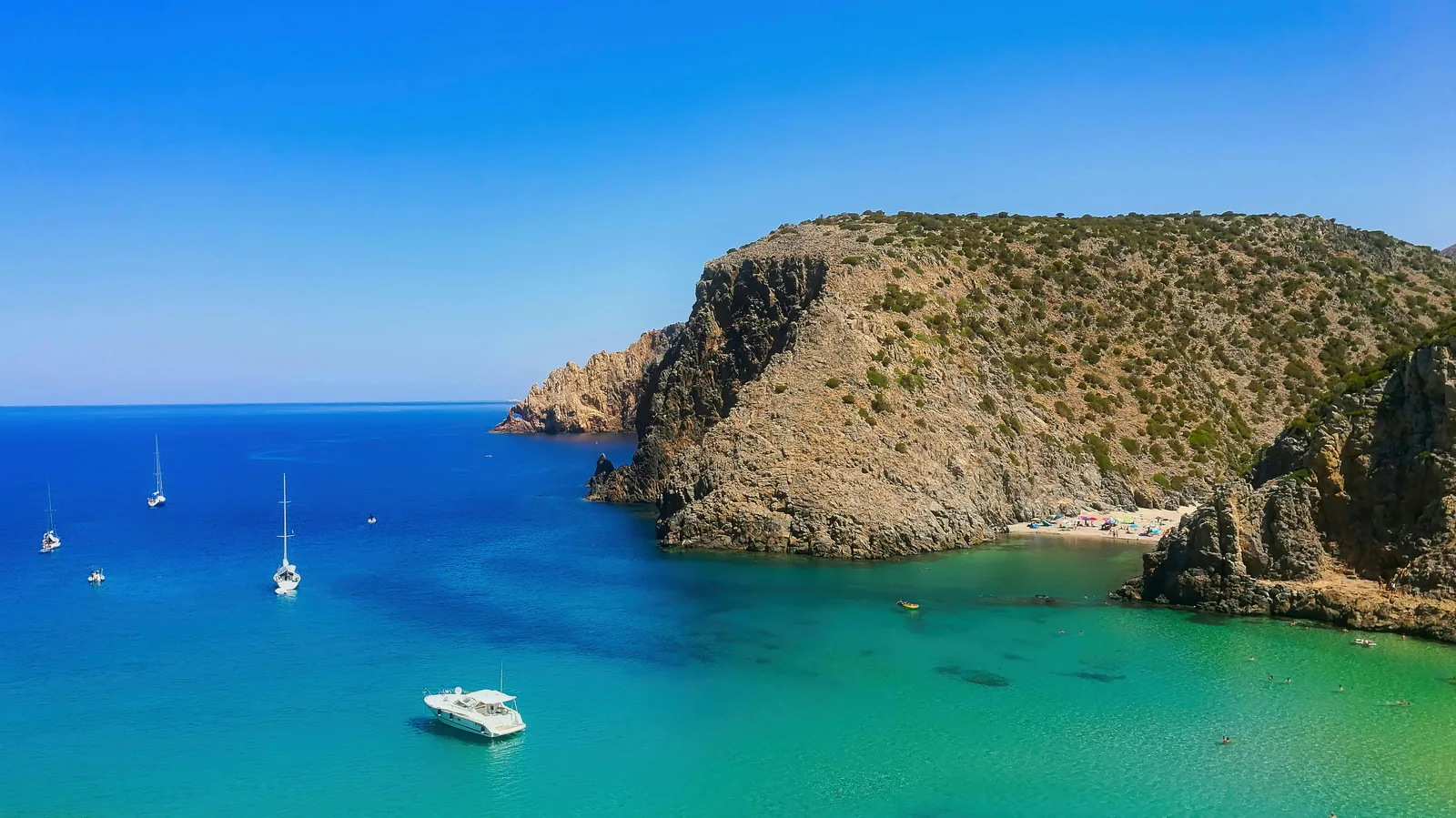 Cala Varques à Majorque : comment y aller vraiment en 2026 (sans galérer ni abîmer la crique)