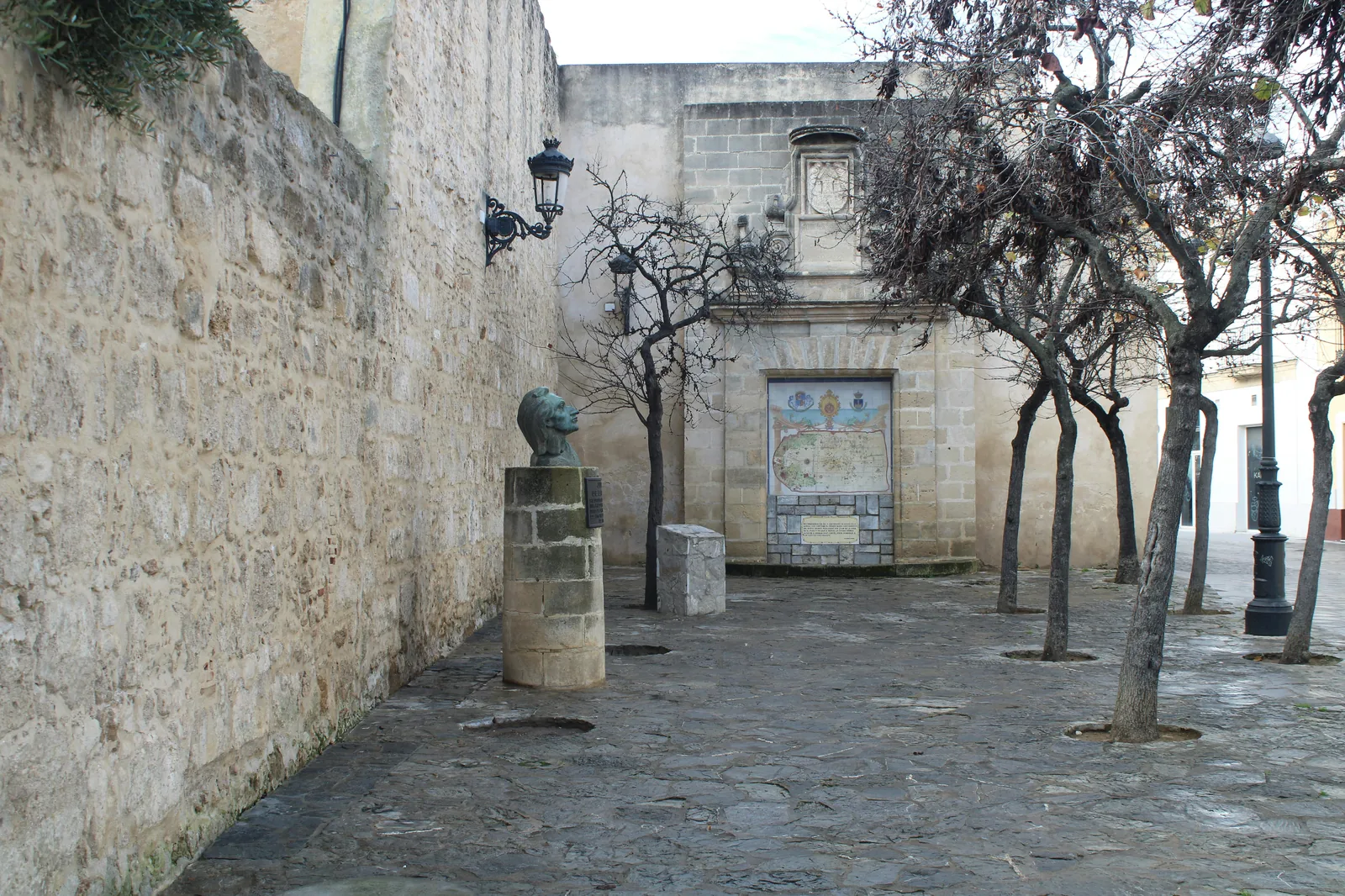 Access to a secluded cala by jet ski (Caló des Moro style).