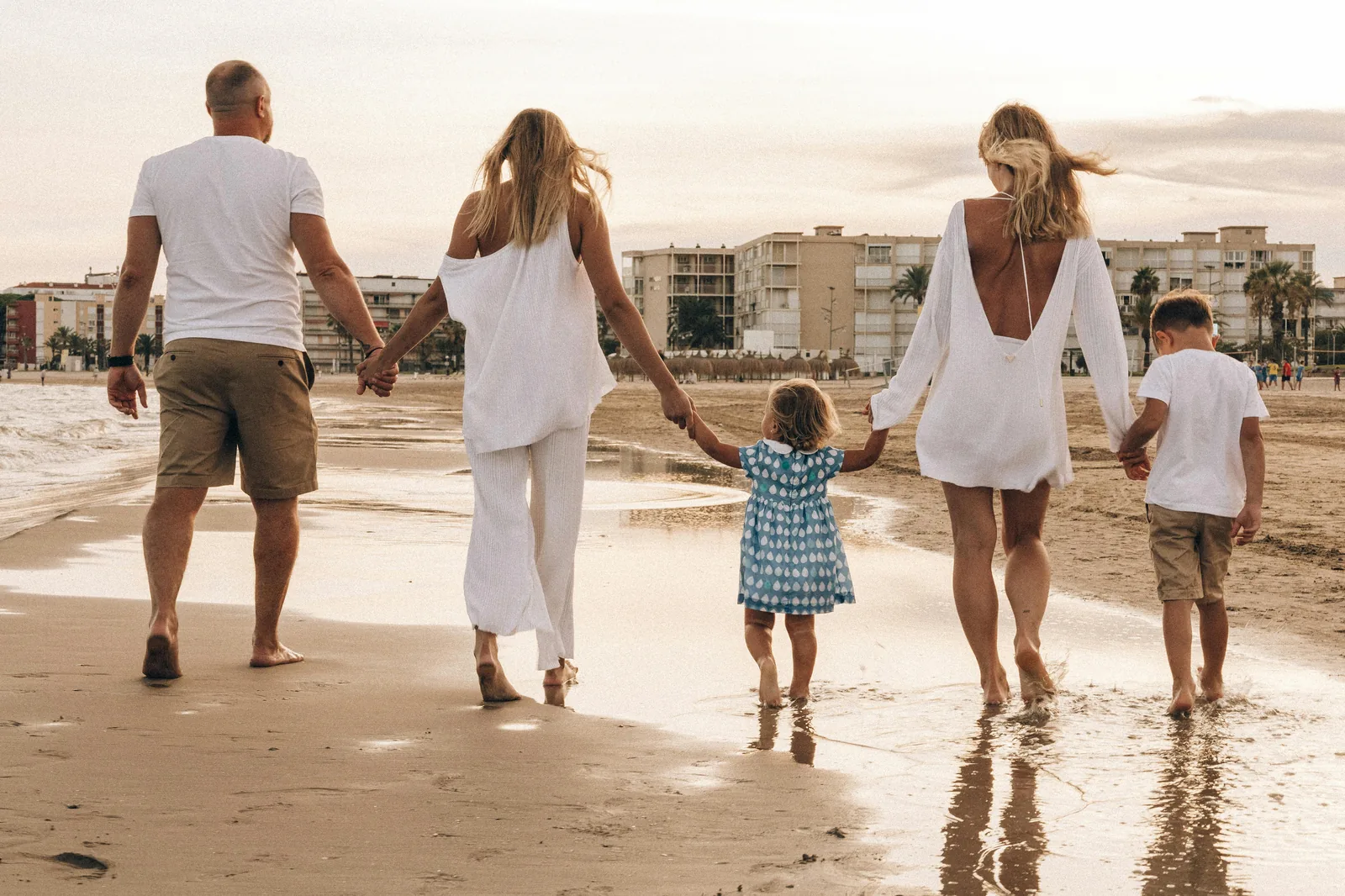 Où loger en famille à Majorque : la bonne zone selon l&rsquo;âge des enfants