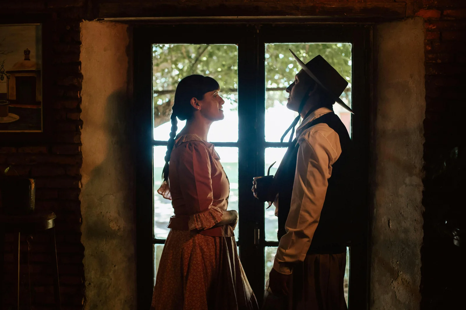 Der imposante Felsbogen Es Caló Blanc – ein Highlight der Wanderung.